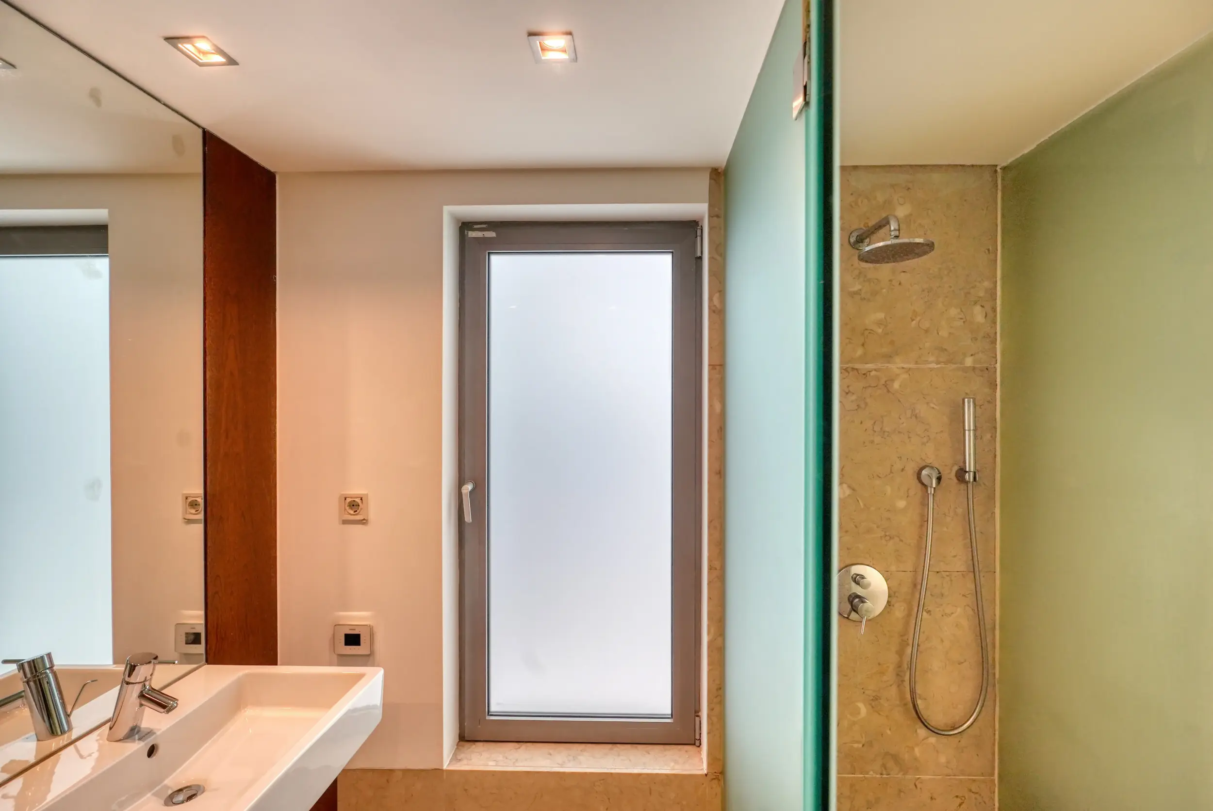 3 Bedroom Apartment for sale on Melo e Sousa Street